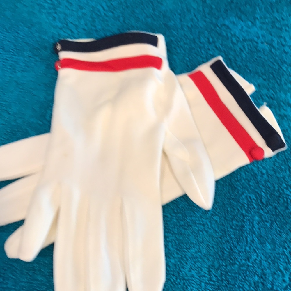 Gloves - Picture 4 of 4
